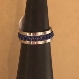 3/$20 Fidget Spinner Ring. Blue tone chain band. Size 9